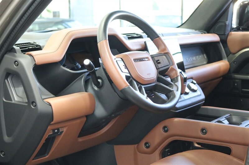 Used 2025 Land Rover Defender 110 AWD/4WD image 24
