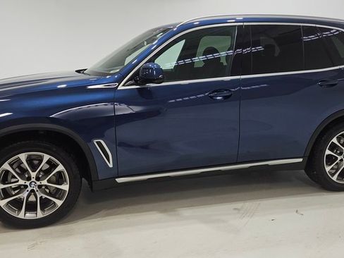 Used 2021 BMW X5 xDrive40i w/ Premium Package image 3