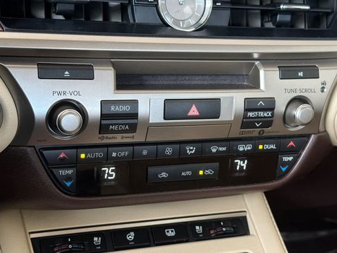 Used 2017 Lexus ES 350 w/ Luxury Package FWD image 22