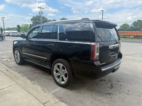 Used 2020 GMC Yukon Denali w/ Denali Premium Package AWD/4WD image 5