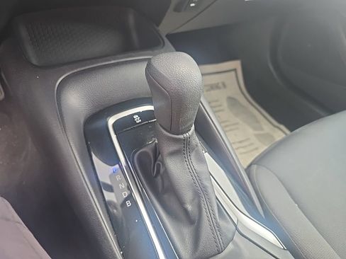 Used 2025 Toyota Corolla LE FWD image 16