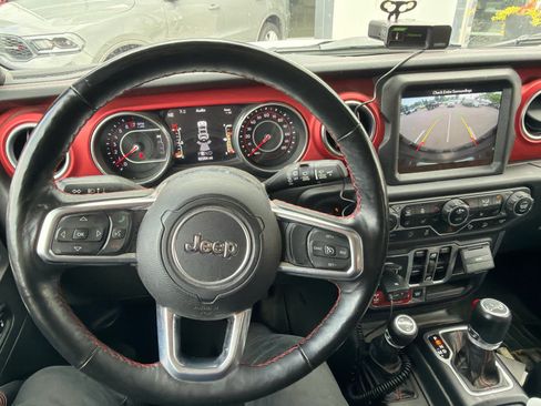 Used 2018 Jeep Wrangler Unlimited Rubicon w/ Dual Top Group AWD/4WD image 9
