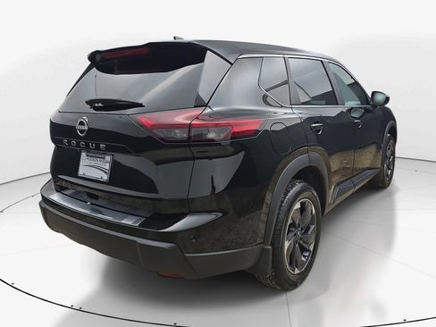 Used 2025 Nissan Rogue SV FWD image 8