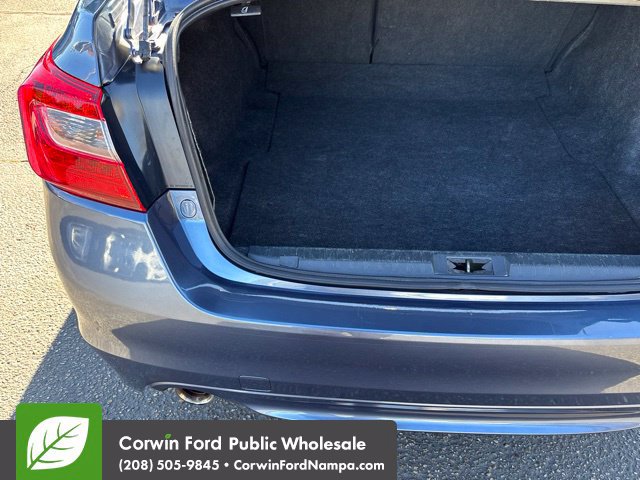 Used 2015 Subaru Legacy 2.5i Premium AWD/4WD image 29