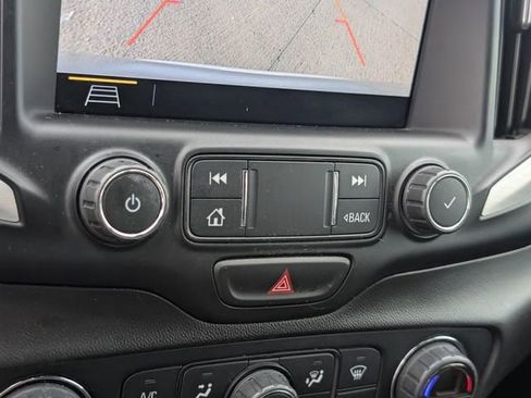 Used 2021 GMC Terrain SLT w/ Elevation Edition image 15