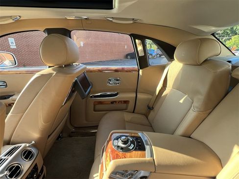 Used 2011 Rolls-Royce Ghost image 12