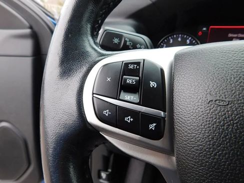 Used 2022 Ford Explorer XLT w/ Equipment Group 202A image 26