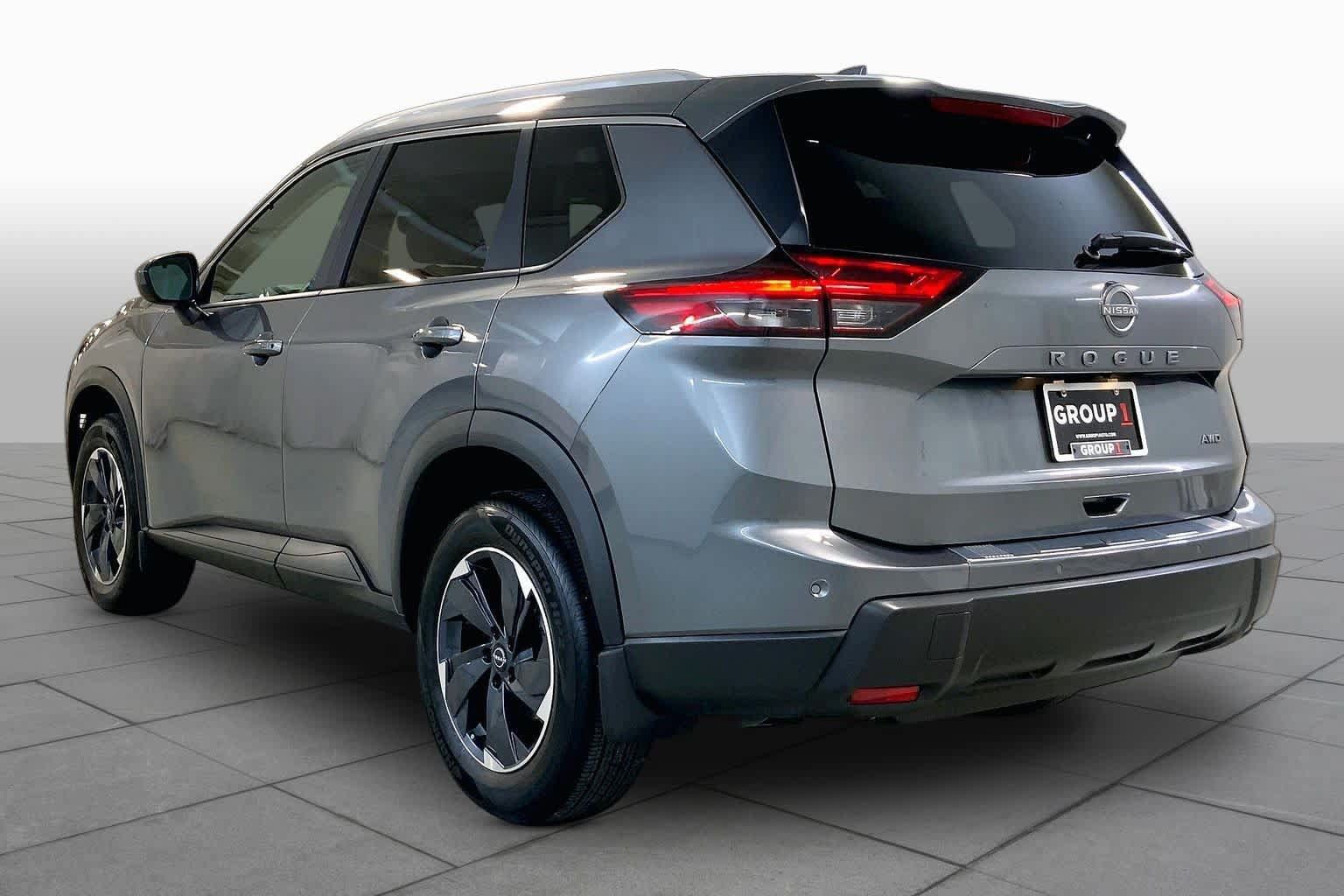 Used 2026 Nissan Rogue SV w/ SV Premium Package AWD/4WD image 11