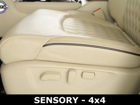 Used 2024 INFINITI QX80 Sensory image 26
