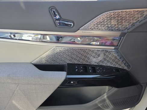 Certified 2023 BMW 760i xDrive AWD/4WD image 25