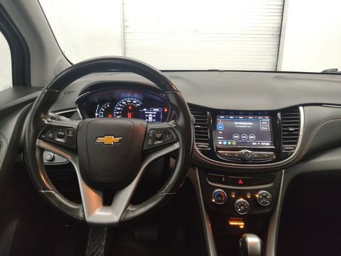 Used 2019 Chevrolet Trax LT w/ LT Convenience Package FWD image 22