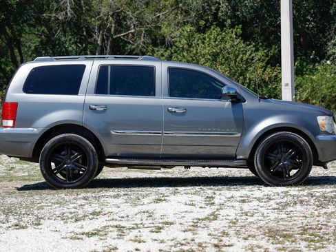 Used 2007 Chrysler Aspen Limited AWD/4WD image 13