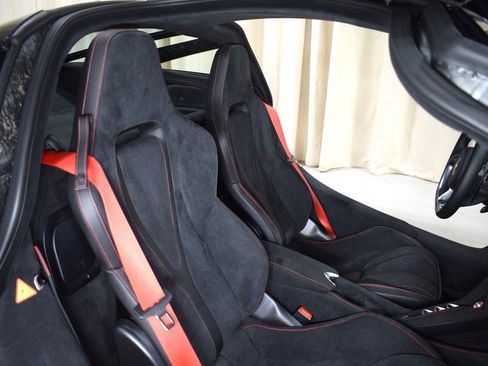 New 2026 McLaren 750S image 19