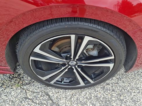 Used 2021 Nissan Sentra SR w/ Electronics Package FWD image 13