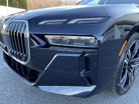 Certified 2023 BMW 740i image 26