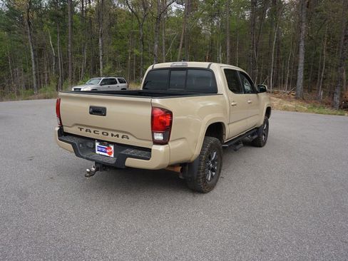 Used 2020 Toyota Tacoma SR5 w/ Technology Package image 21