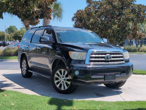 Used 2011 Toyota Sequoia Platinum RWD image 2