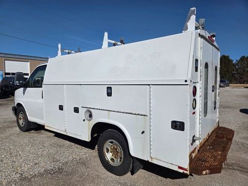 Used 2014 Chevrolet Express 3500 image 2