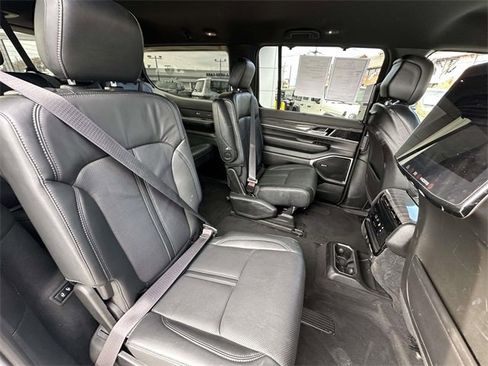 Used 2022 Jeep Wagoneer Series III w/ Convenience Group I image 30