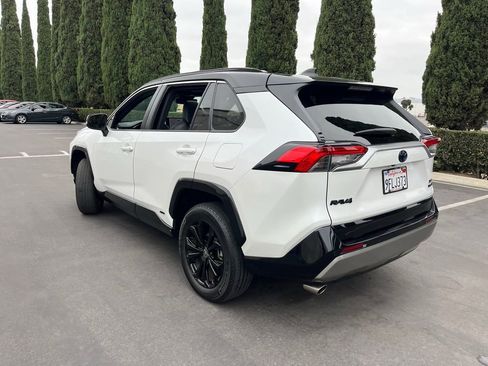 Used 2023 Toyota RAV4 XSE AWD/4WD image 4