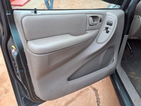 Used 2003 Dodge Grand Caravan Sport image 12