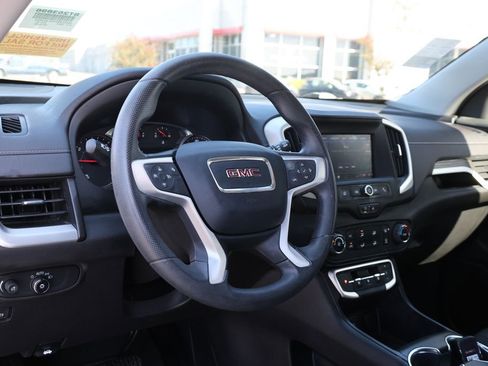Used 2023 GMC Terrain SLE image 7