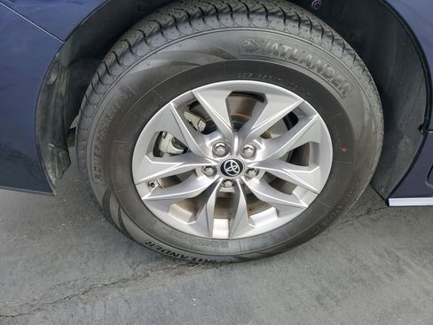 Used 2022 Toyota Sienna XLE image 31