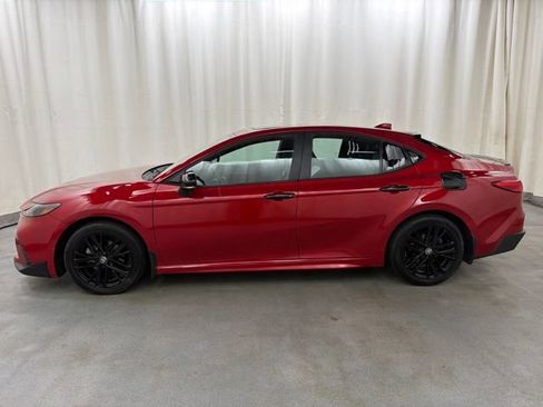 Used 2025 Toyota Camry SE w/ Multimedia Upgrade Package AWD/4WD image 3