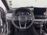 Used 2024 Jeep Compass Latitude image 4
