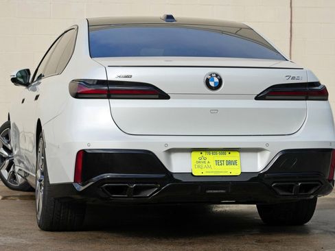 Used 2023 BMW 760i xDrive w/ Executive Package AWD/4WD image 6