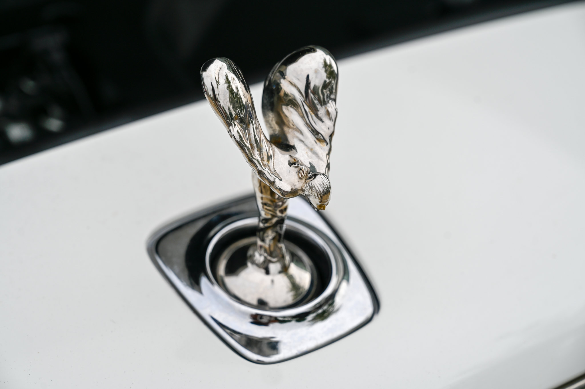 Used 2018 Rolls-Royce Dawn RWD image 57
