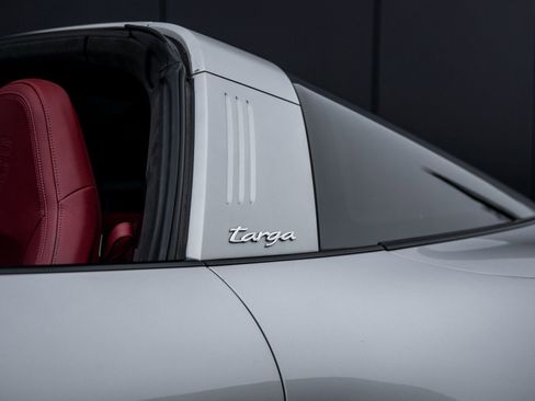 Certified 2022 Porsche 911 Targa 4 image 20