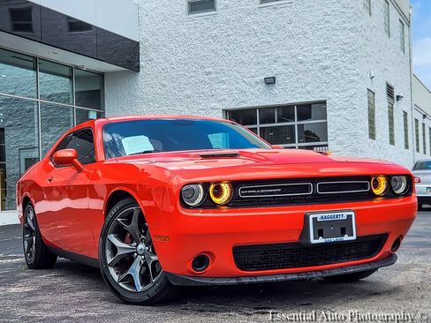 Used 2016 Dodge Challenger SXT w/ Sound Group RWD image 1
