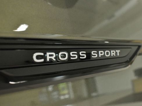 Used 2025 Volkswagen Atlas Cross Sport SEL R-Line AWD/4WD image 13