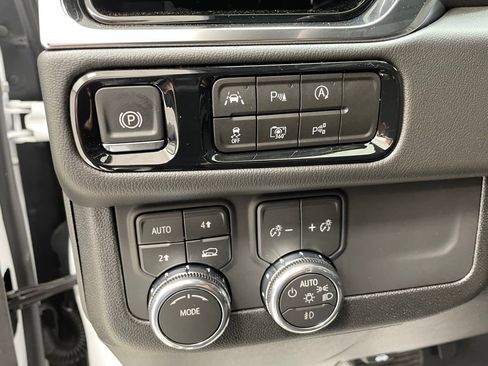 New 2026 GMC Yukon XL Denali image 16