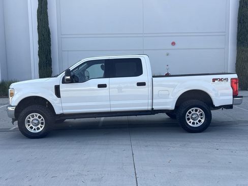 Used 2018 Ford F250 XLT w/ FX4 Off-Road Package AWD/4WD image 6