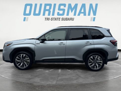 Used 2025 Subaru Forester Touring w/ Touring Package AWD/4WD image 3