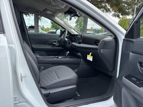 New 2026 Nissan Kicks SV image 17