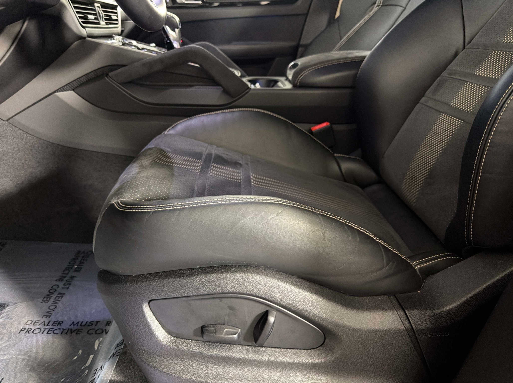 Used 2022 Porsche Cayenne Turbo GT AWD/4WD image 32