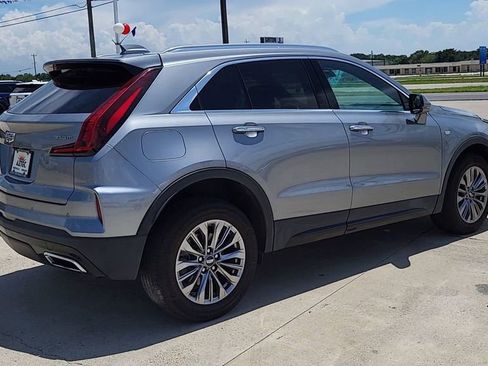 Used 2024 Cadillac XT4 Premium Luxury image 7