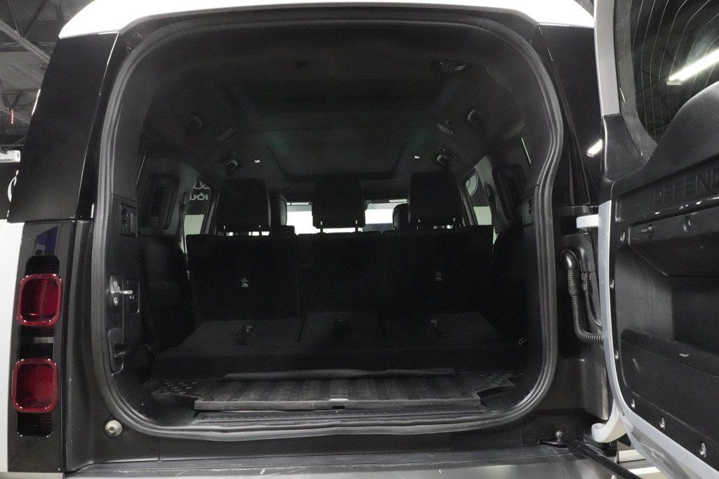 Used 2023 Land Rover Defender 130 X-Dynamic SE AWD/4WD image 31