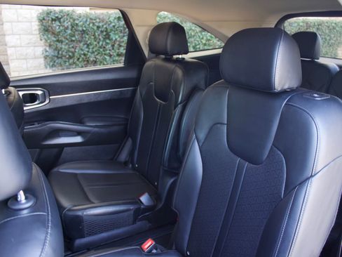 Used 2022 Kia Sorento S FWD image 18