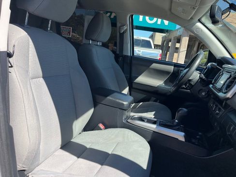 Used 2016 Toyota Tacoma SR5 w/ SR5 Appearance Package (SN) image 34