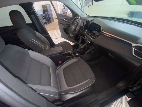 Used 2024 Chevrolet TrailBlazer LT FWD image 38