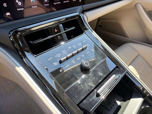 Used 2025 Porsche Panamera Base image 32