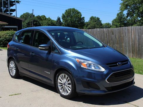 Used 2018 Ford C-MAX SE w/ Cold Weather Package FWD image 2