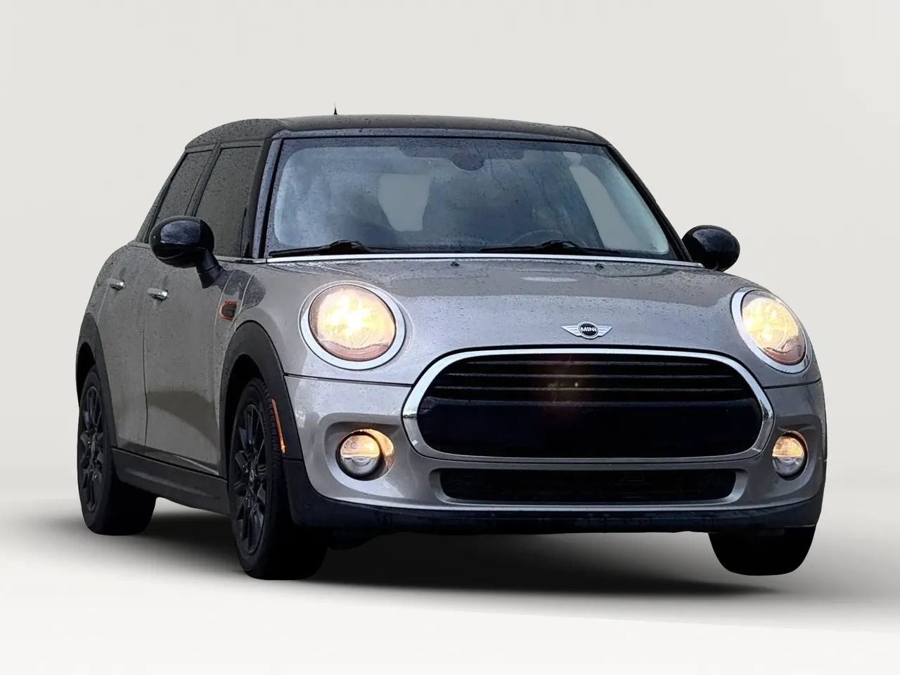 Used 2017 MINI Cooper 4-Door Hardtop FWD image 2