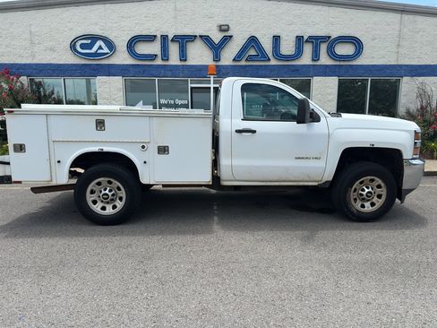 Used 2016 Chevrolet Silverado 3500 W/T RWD image 3