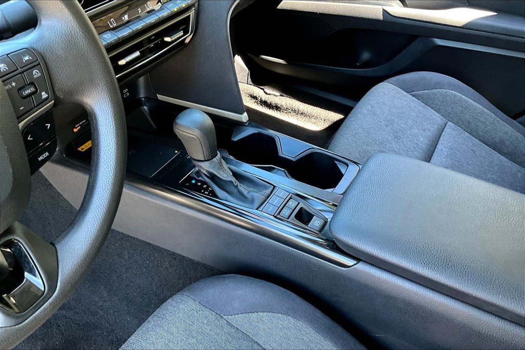 Used 2025 Toyota Camry LE FWD image 19