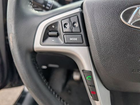 Used 2013 Hyundai Accent SE image 25